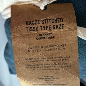 Queen size Gauze Stitched blanket brand new retail price 109$